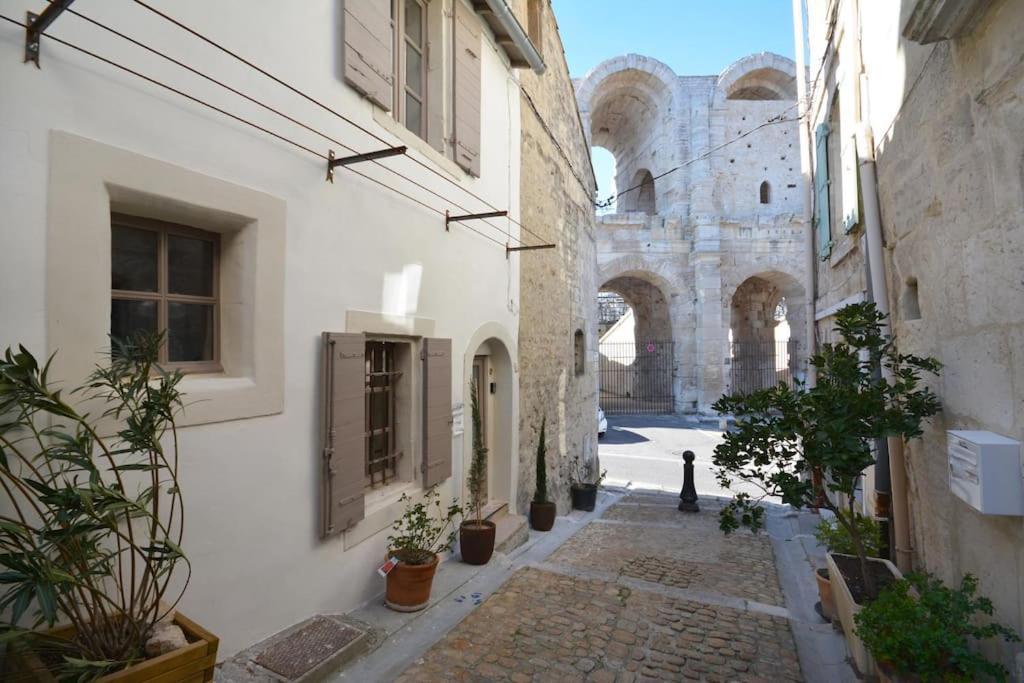 Charmante Petite Maison Donnant Sur Les Arenes Arles