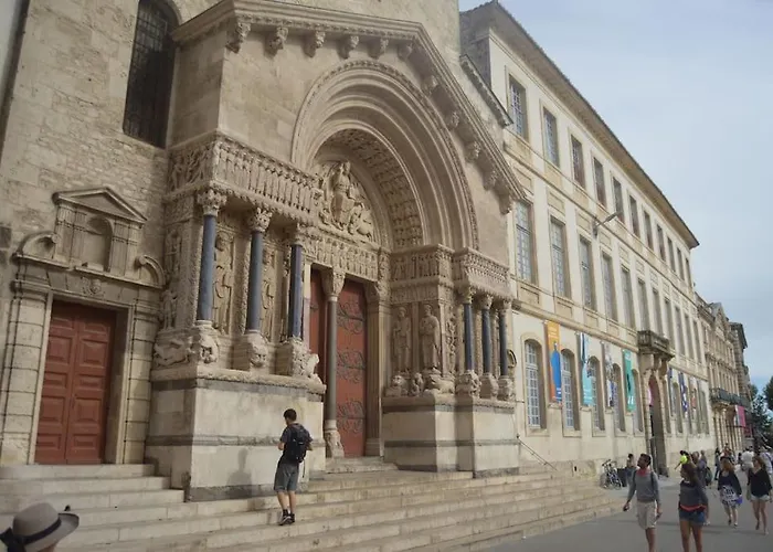 Charmante Petite Maison Donnant Sur Les Arenes
