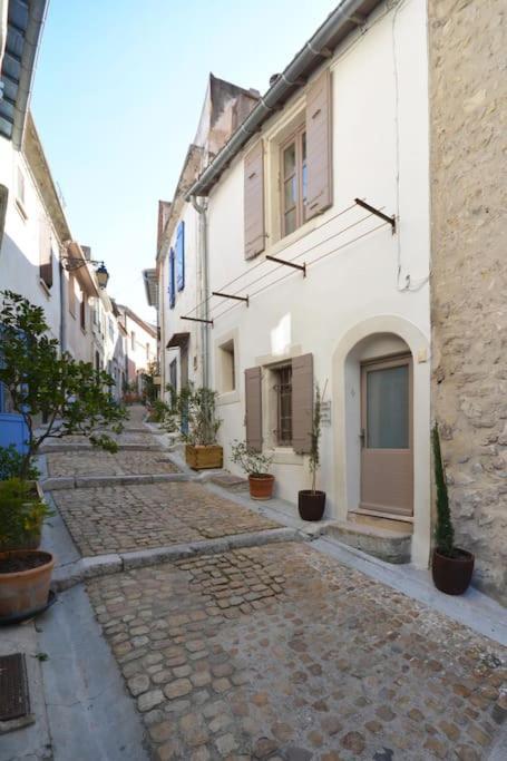 Charmante Petite Maison Donnant Sur Les Arenes *