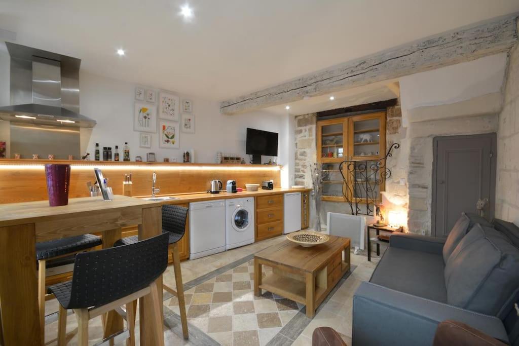 Charmante Petite Maison Donnant Sur Les Arenes